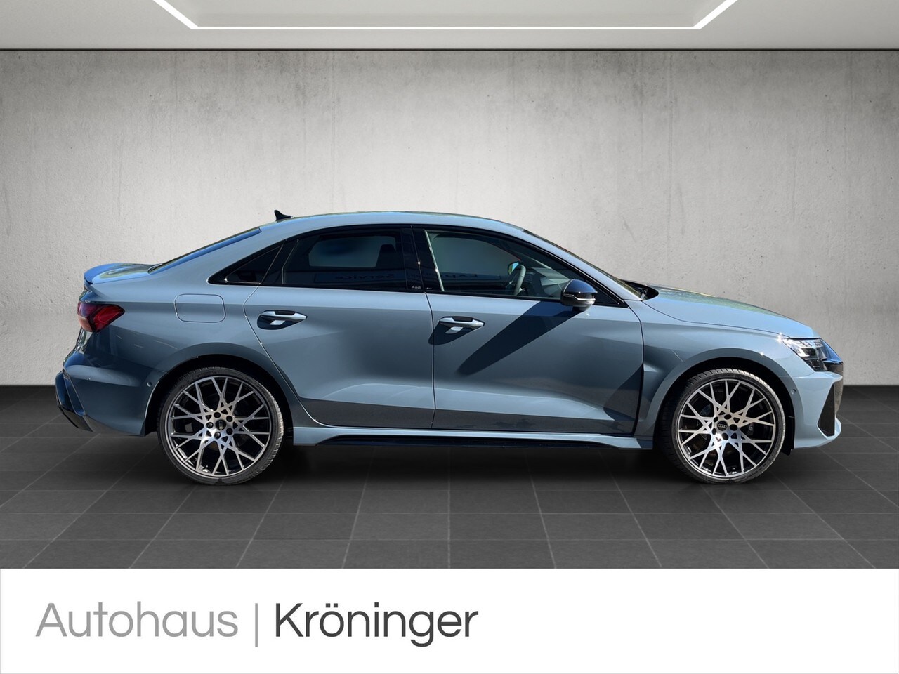 Image about Audi RS 3 Limousine TFSI quattro S tronic