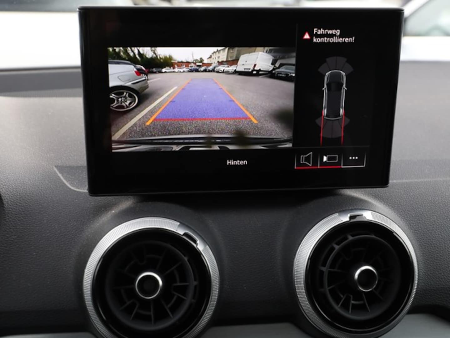 Bild über Audi Q2 S line 35 TFSI S tronic - für weitere Informationen kontaktieren Sie den Audi Partner