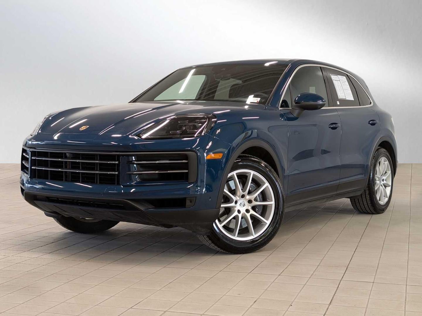 2025 Porsche Cayenne -'s photo