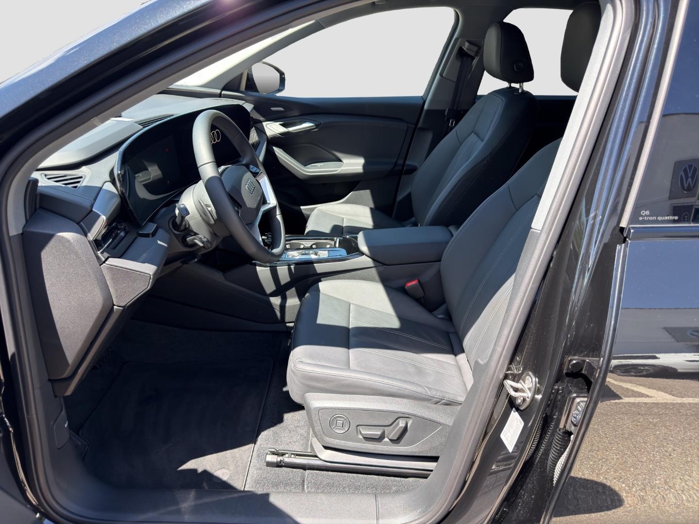 Bild über Audi Q6 SUV e-tron e-tron quattro - für weitere Informationen kontaktieren Sie den Audi Partner