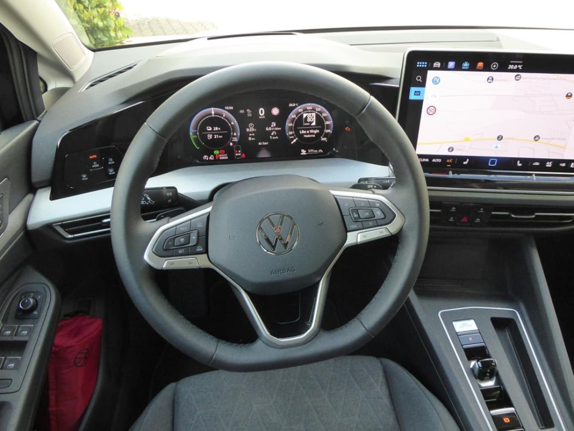 Volkswagen Golf Life