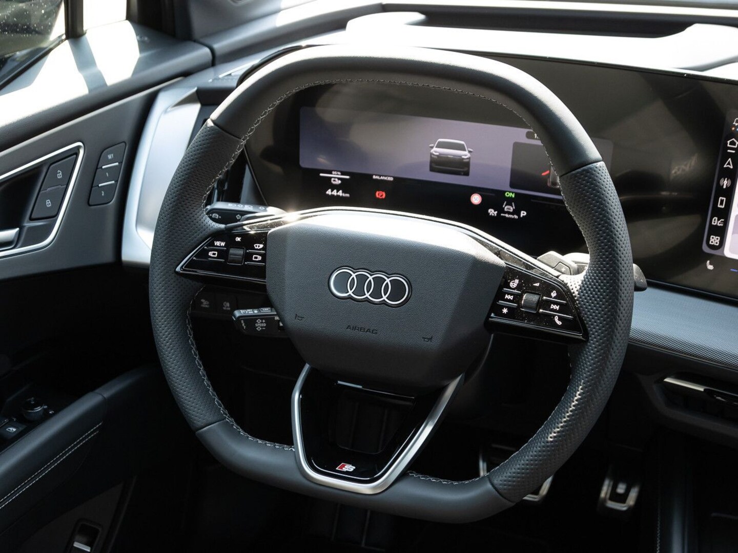 Bild über Audi Q4 Sportback e-tron e-tron quattro performance 250 kW - für weitere Informationen kontaktieren Sie den Audi Partner