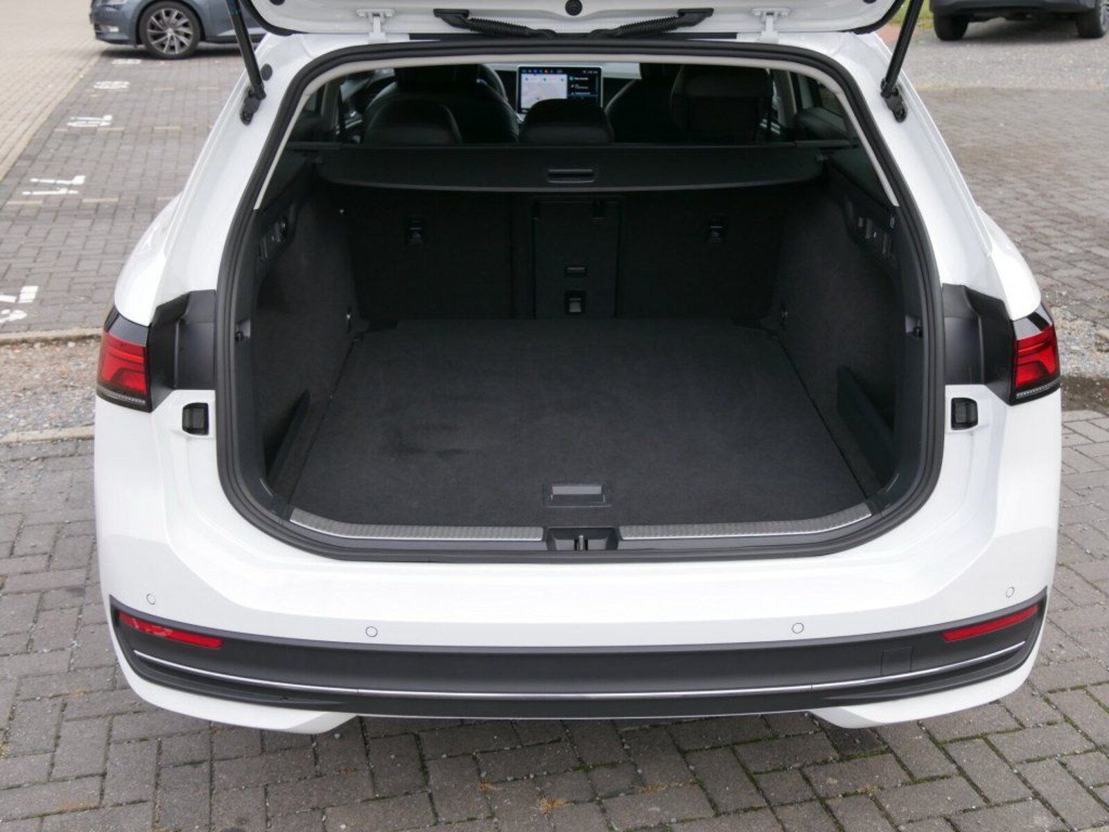 Volkswagen Passat – Bild 9