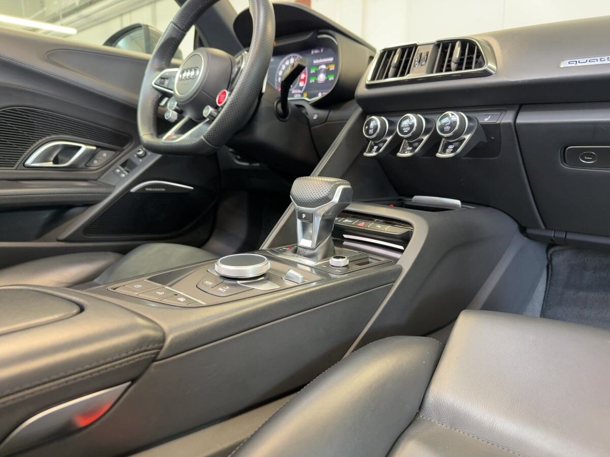 Image about Audi R8 Spyder FSI quattro S tronic