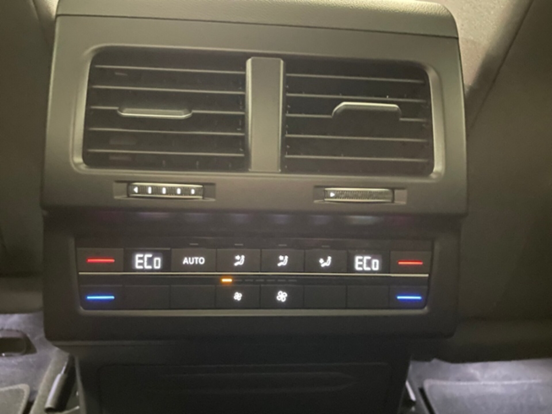 Volkswagen Touareg Basis-Modell