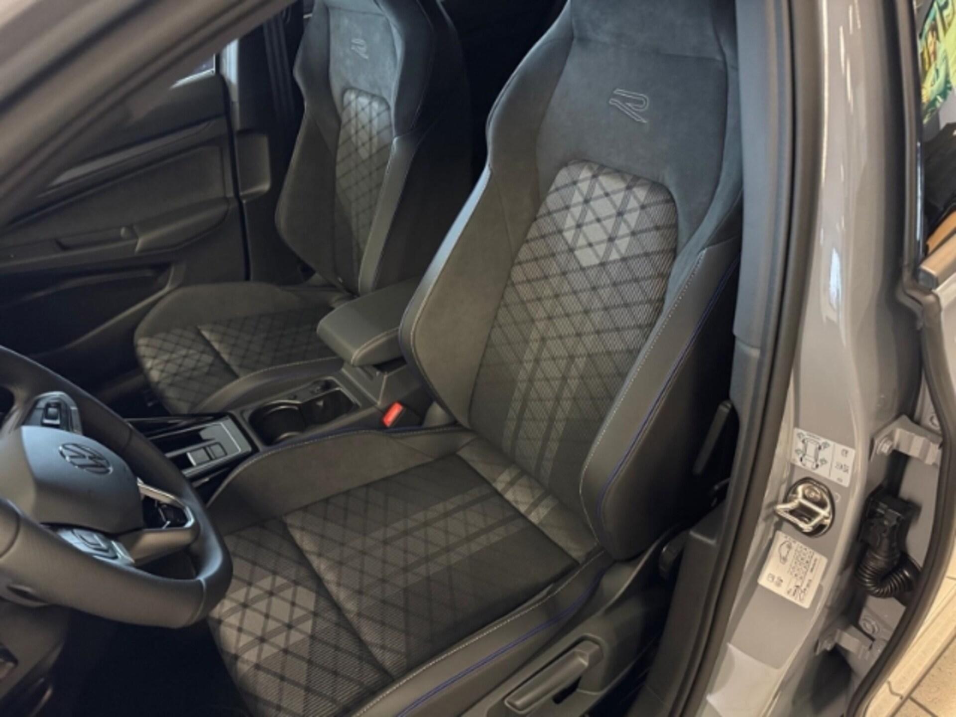 Volkswagen Golf R-Line