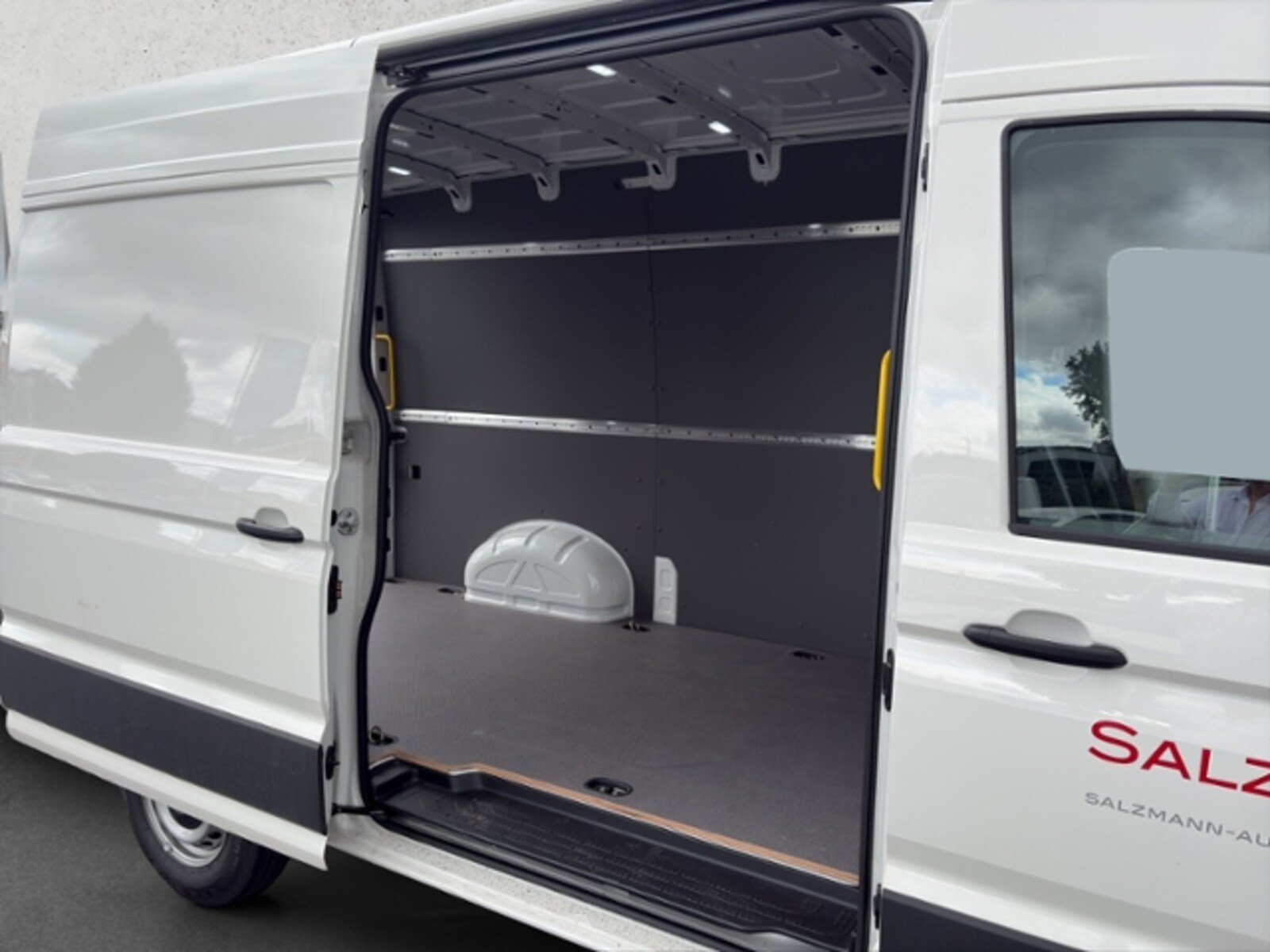 Volkswagen Crafter Kasten mittlerer Radstand – Bild 11