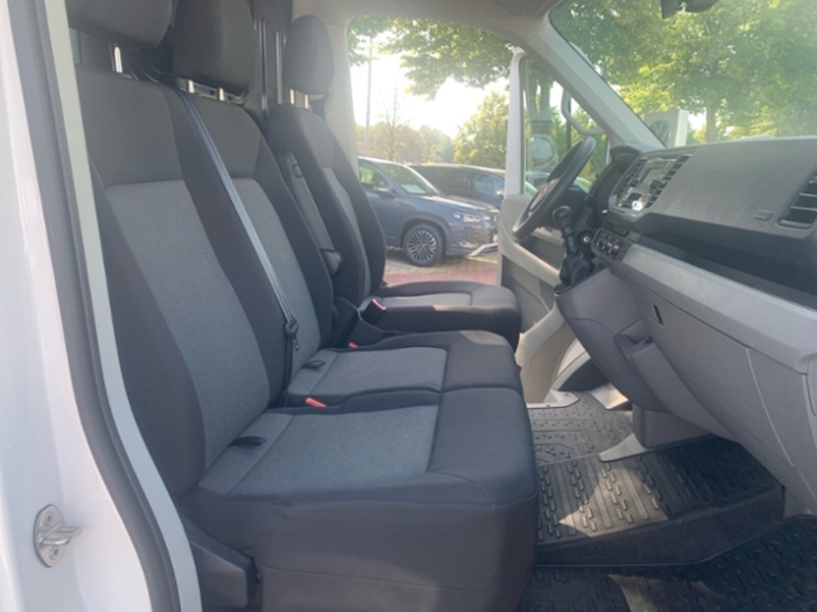 Volkswagen Crafter Kasten mittlerer Radstand – Bild 9