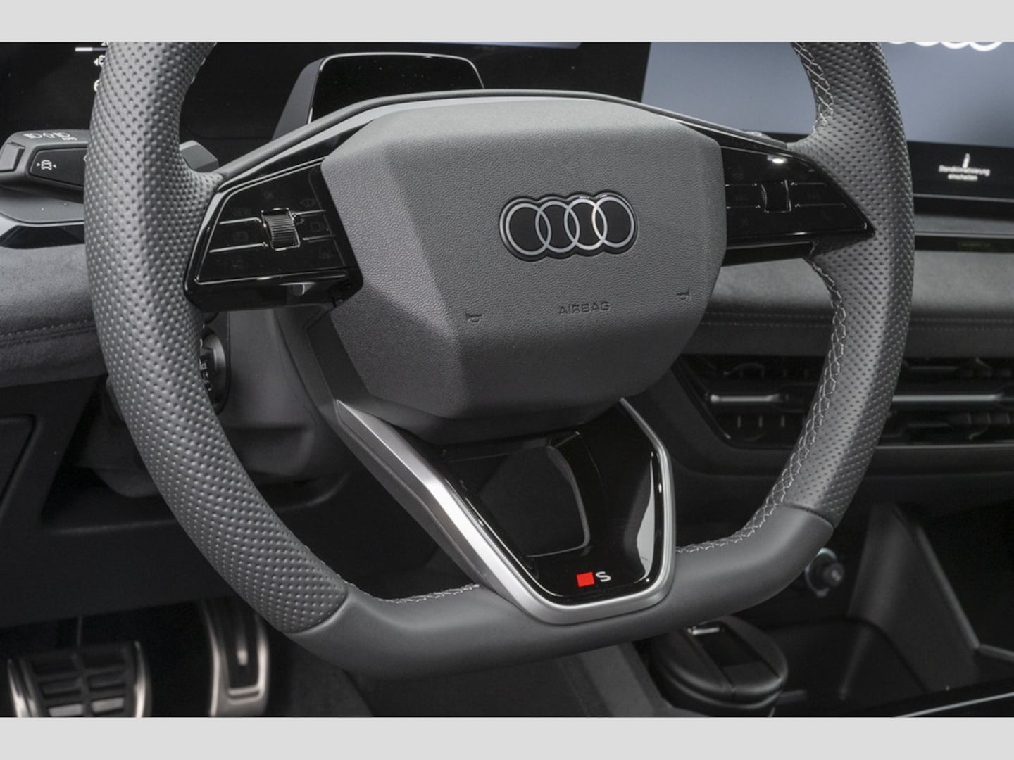 Bild über Audi Q6 SUV e-tron S line business e-tron performance 225 kW - für weitere Informationen kontaktieren Sie den Audi Partner
