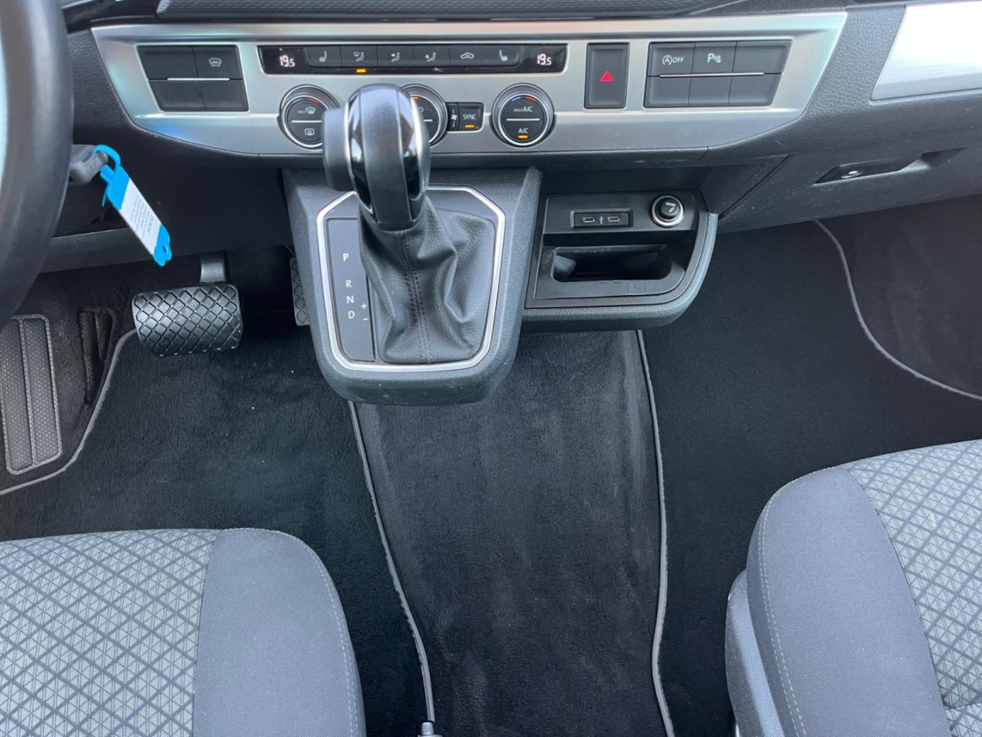 Volkswagen T6.1 California Beach