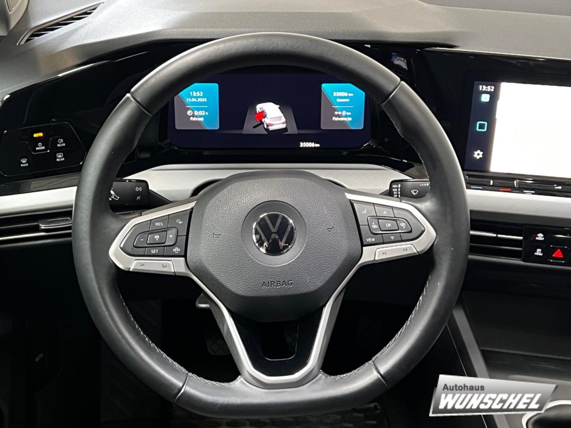 Volkswagen Golf Variant Life