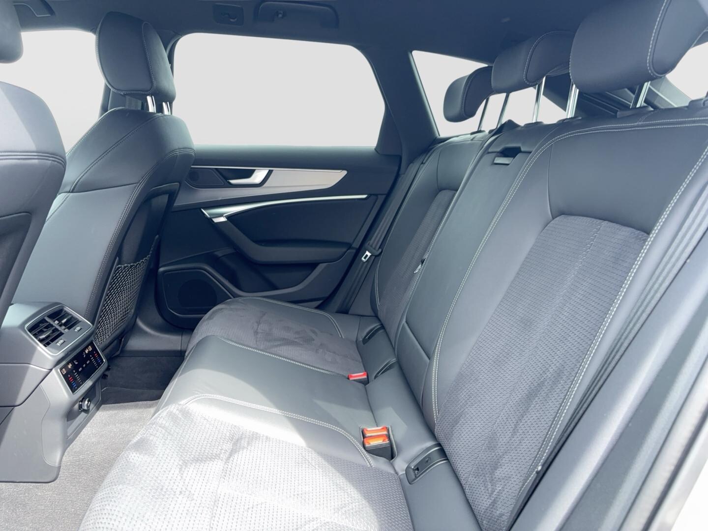 Bild über Audi A6 Avant sport 40 TDI quattro S tronic - für weitere Informationen kontaktieren Sie den Audi Partner