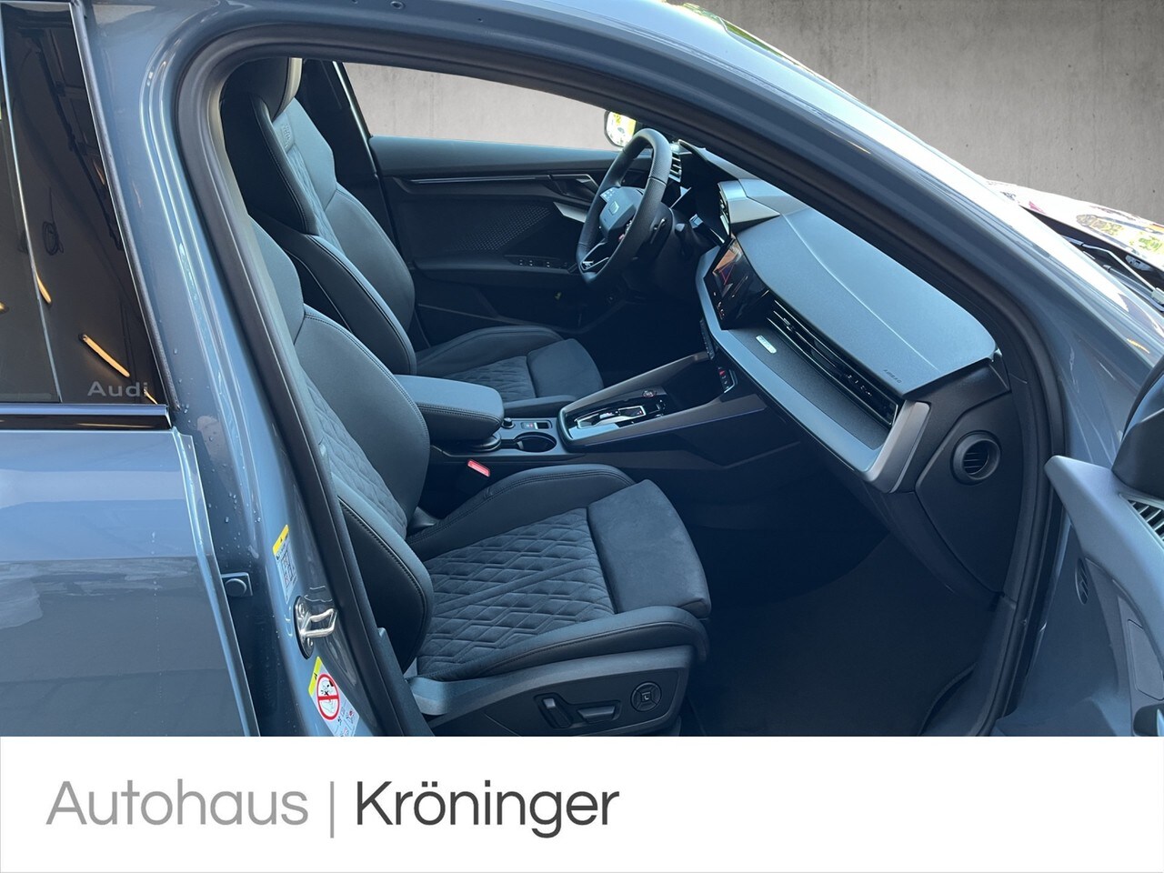 Image about Audi RS 3 Limousine TFSI quattro S tronic