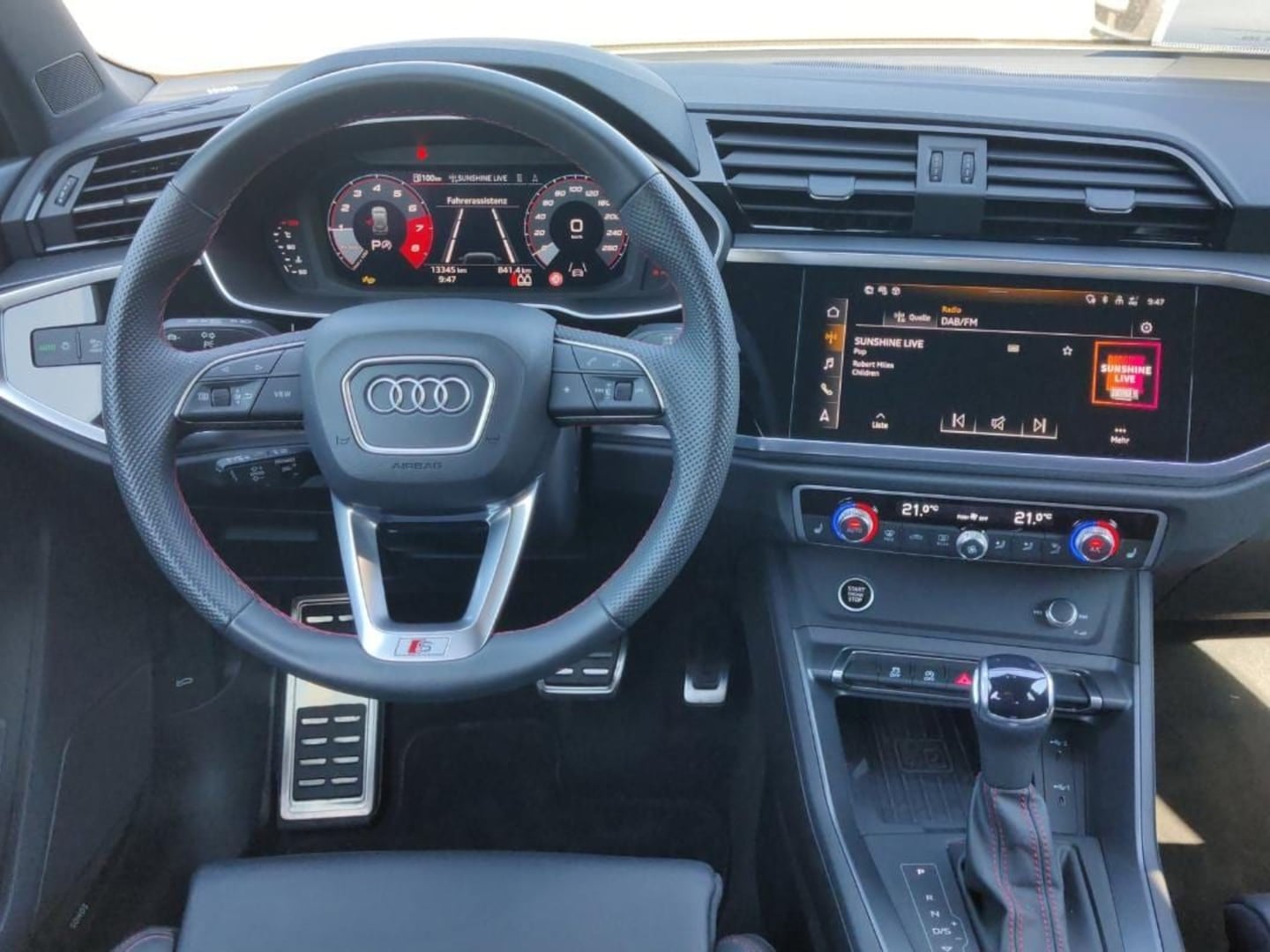 Bild über Audi Q3 S line 35 TFSI S tronic - für weitere Informationen kontaktieren Sie den Audi Partner