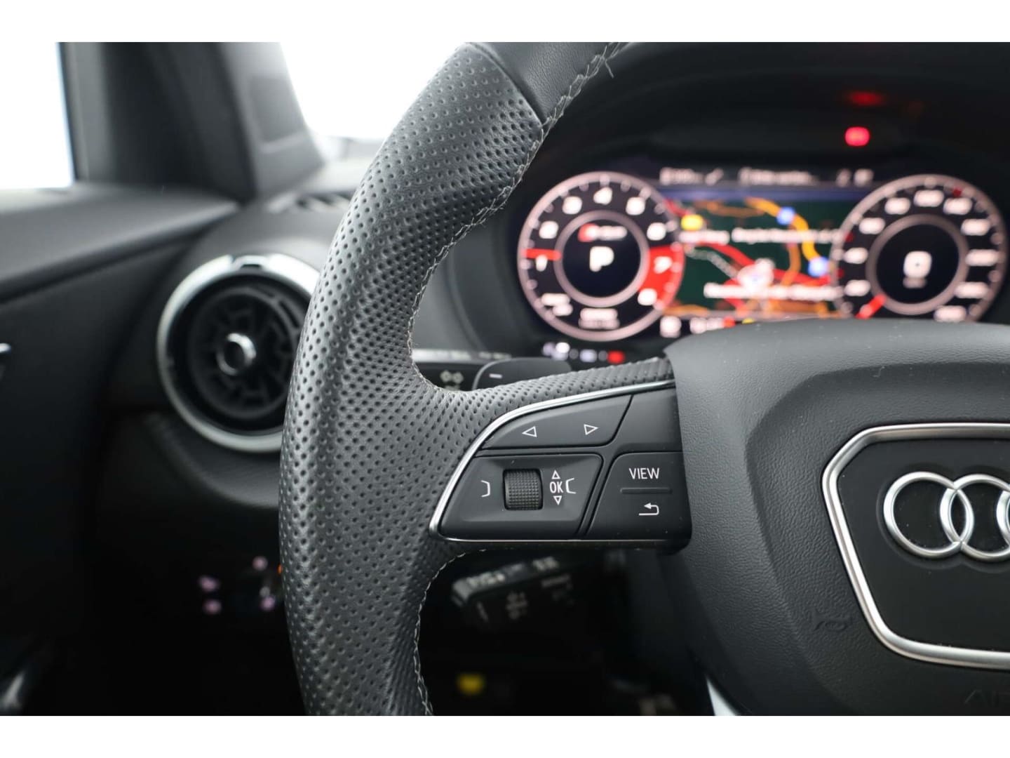 Bild über Audi SQ2 TFSI quattro S tronic - für weitere Informationen kontaktieren Sie den Audi Partner