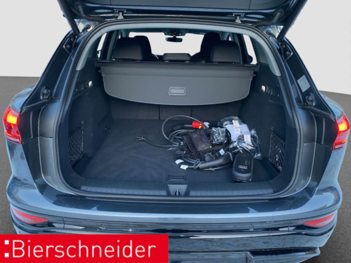 Bild über Audi Q6 SUV e-tron e-tron performance - für weitere Informationen kontaktieren Sie den Audi Partner