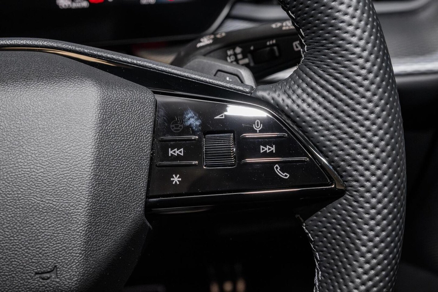 Image about Audi Q5 SUV e-hybrid quattro S tronic