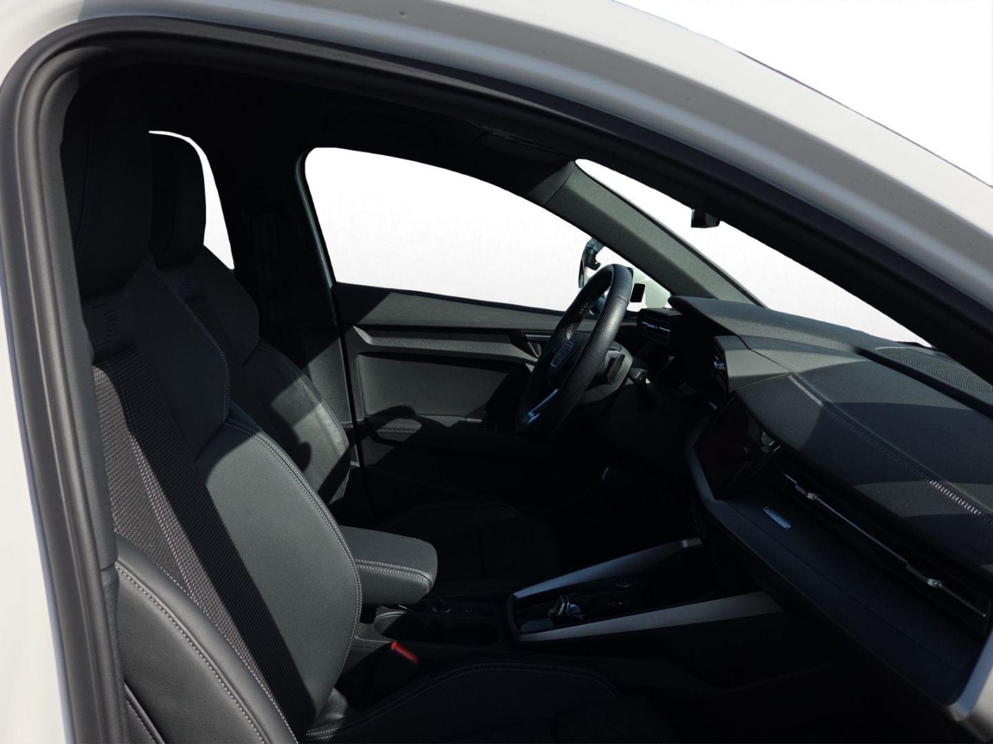 Bild über Audi A3 Sportback S line 40 TFSI quattro S tronic - für weitere Informationen kontaktieren Sie den Audi Partner