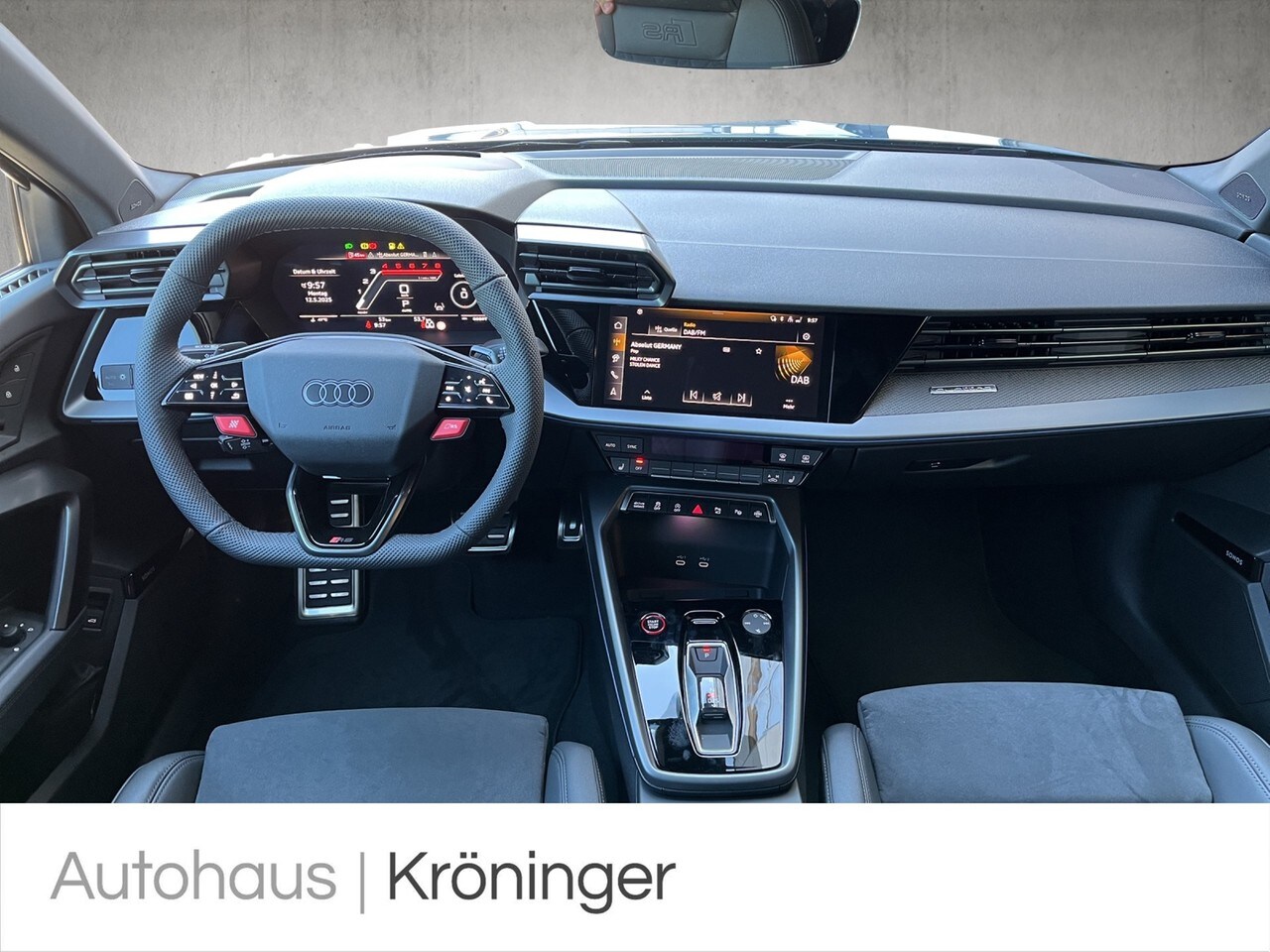 Image about Audi RS 3 Limousine TFSI quattro S tronic