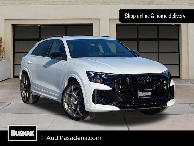 2025 Audi RS Q8 SUV performance