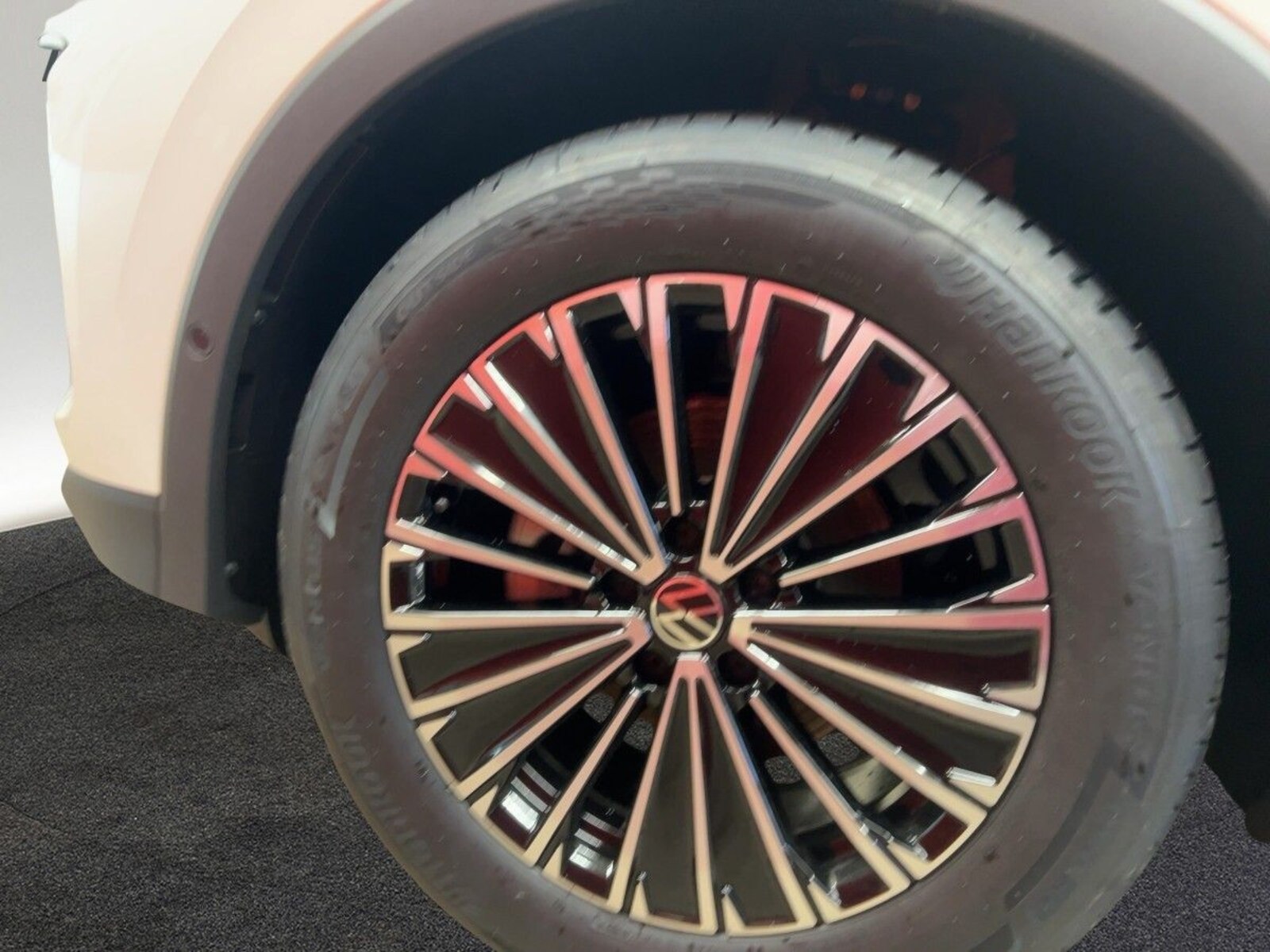 Volkswagen Tiguan – Bild 10