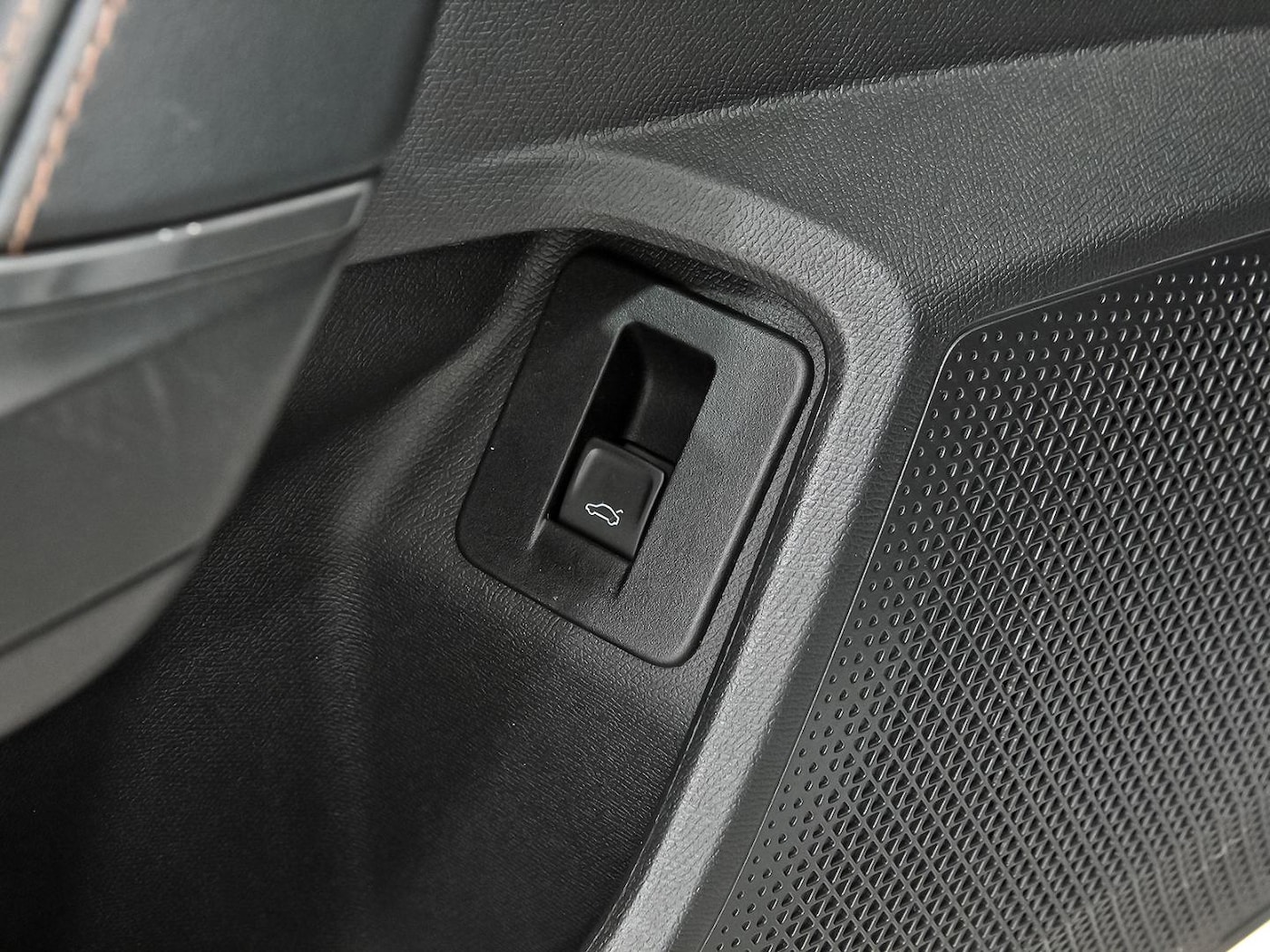 CUPRA Formentor 1.5 eTSI DSG 110 kW (150 CV) — photo 12