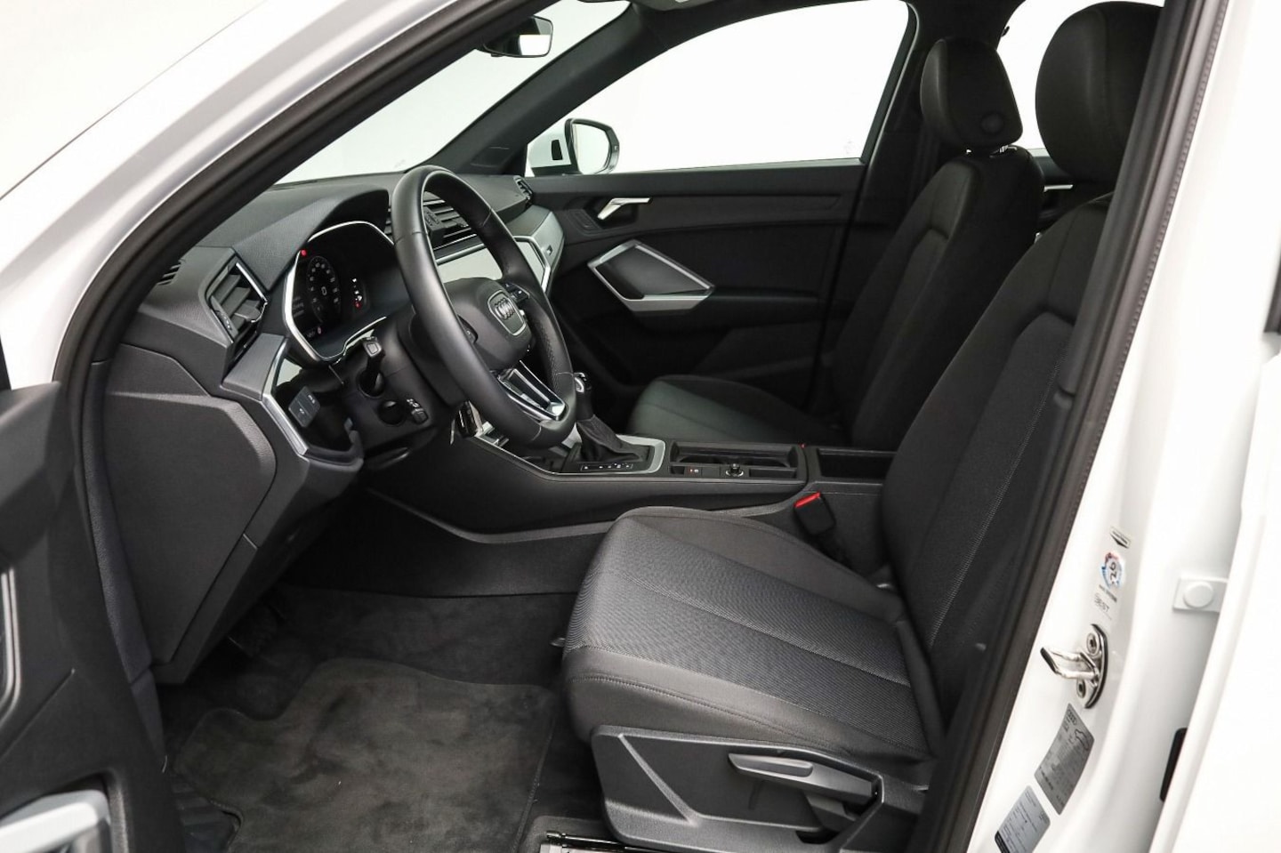 Bild über Audi Q3 35 TDI S tronic - für weitere Informationen kontaktieren Sie den Audi Partner