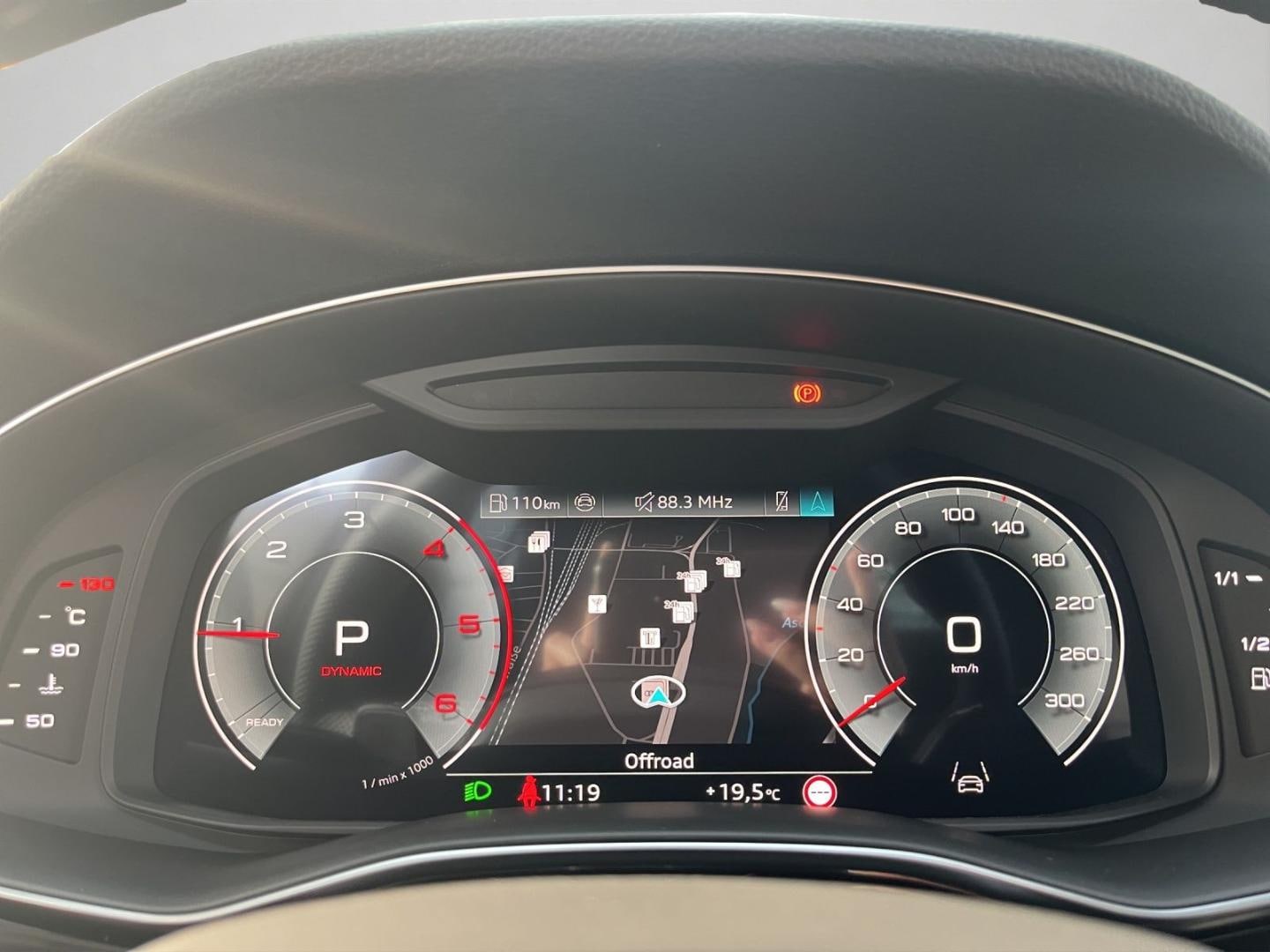 Bild über Audi Q8 SUV S line business TDI quattro 210 kW tiptronic - für weitere Informationen kontaktieren Sie den Audi Partner