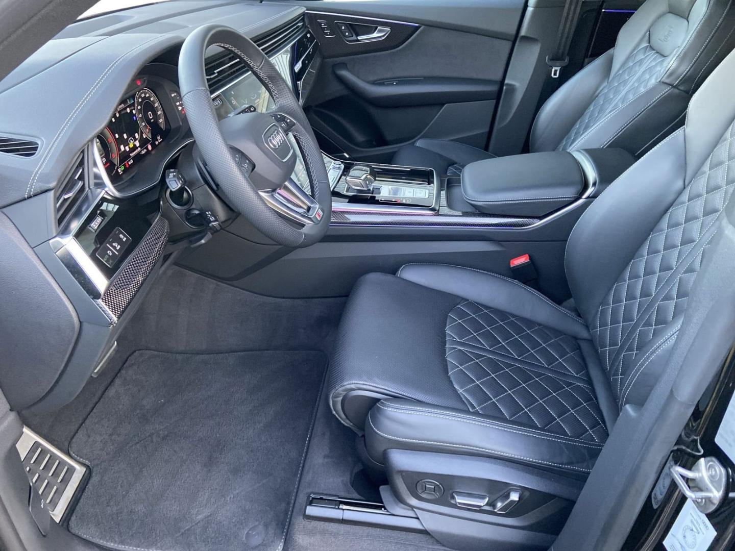 Bild über Audi Q8 competition plus 50 TDI quattro tiptronic - für weitere Informationen kontaktieren Sie den Audi Partner
