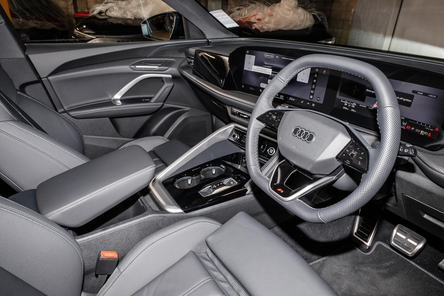 Image about Audi Q5 SUV e-hybrid quattro S tronic
