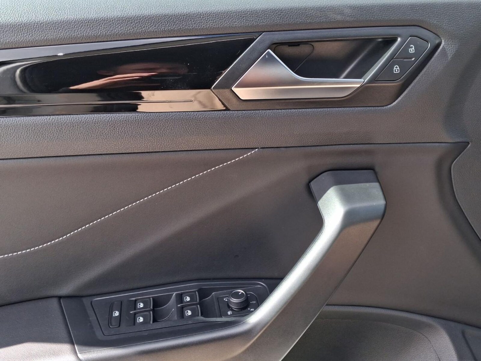 Volkswagen T-Roc – Bild 8