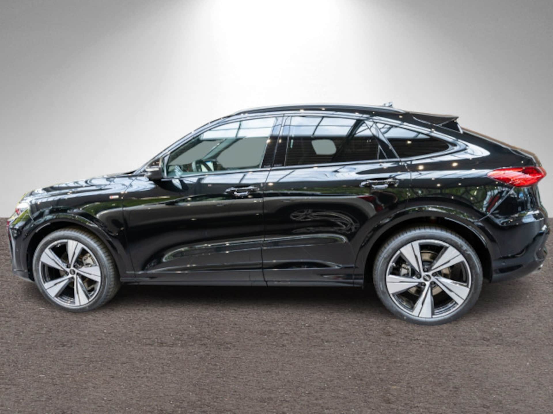 Audi Q5 Sportback edition one