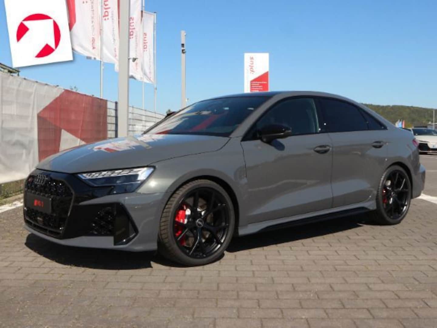 Bild über Audi RS 3 Limousine TFSI quattro 294 kW S tronic - für weitere Informationen kontaktieren Sie den Audi Partner