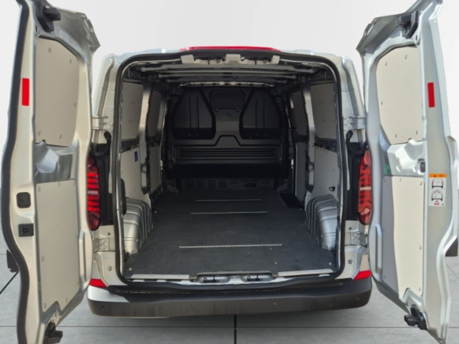Volkswagen Transporter Kasten langer Radstand – Bild 4