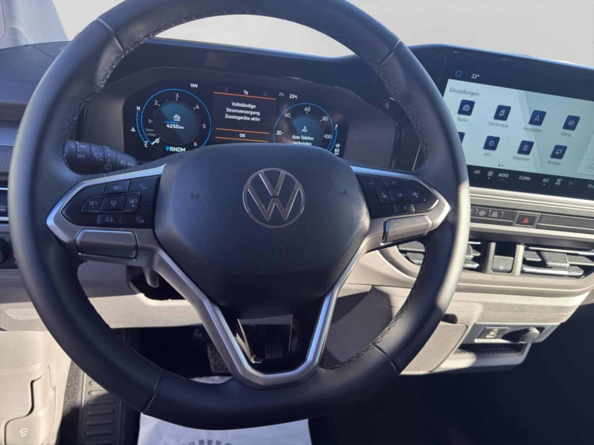 Volkswagen Caravelle Style
