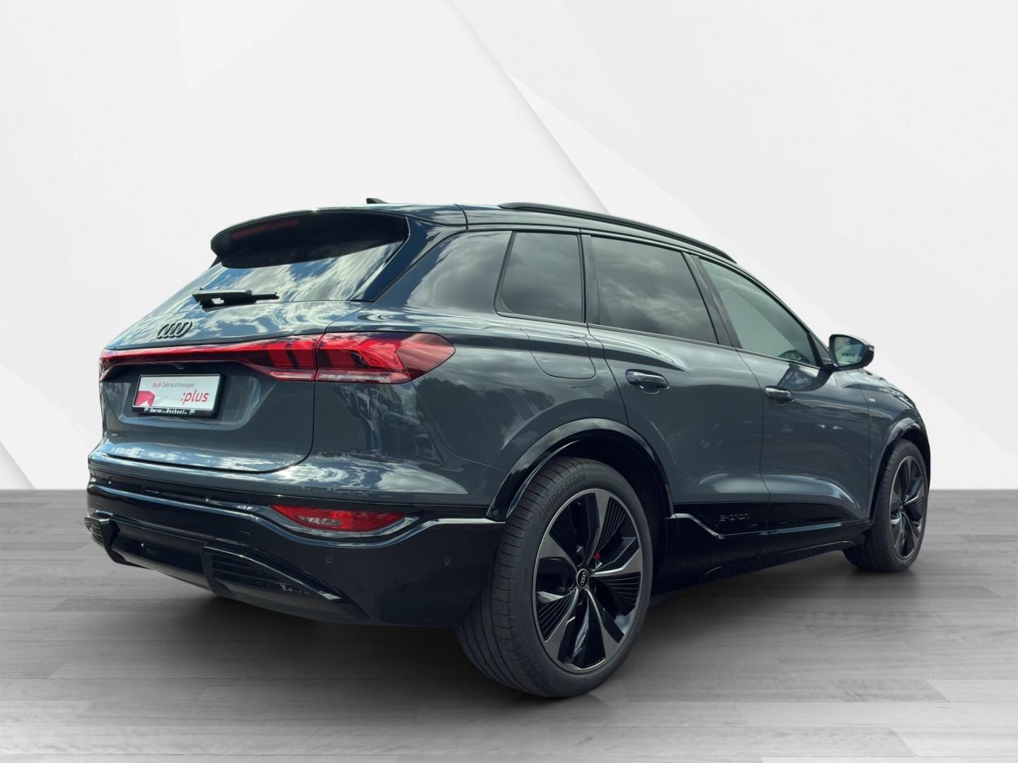 Bild über Audi Q6 SUV e-tron e-tron performance - für weitere Informationen kontaktieren Sie den Audi Partner