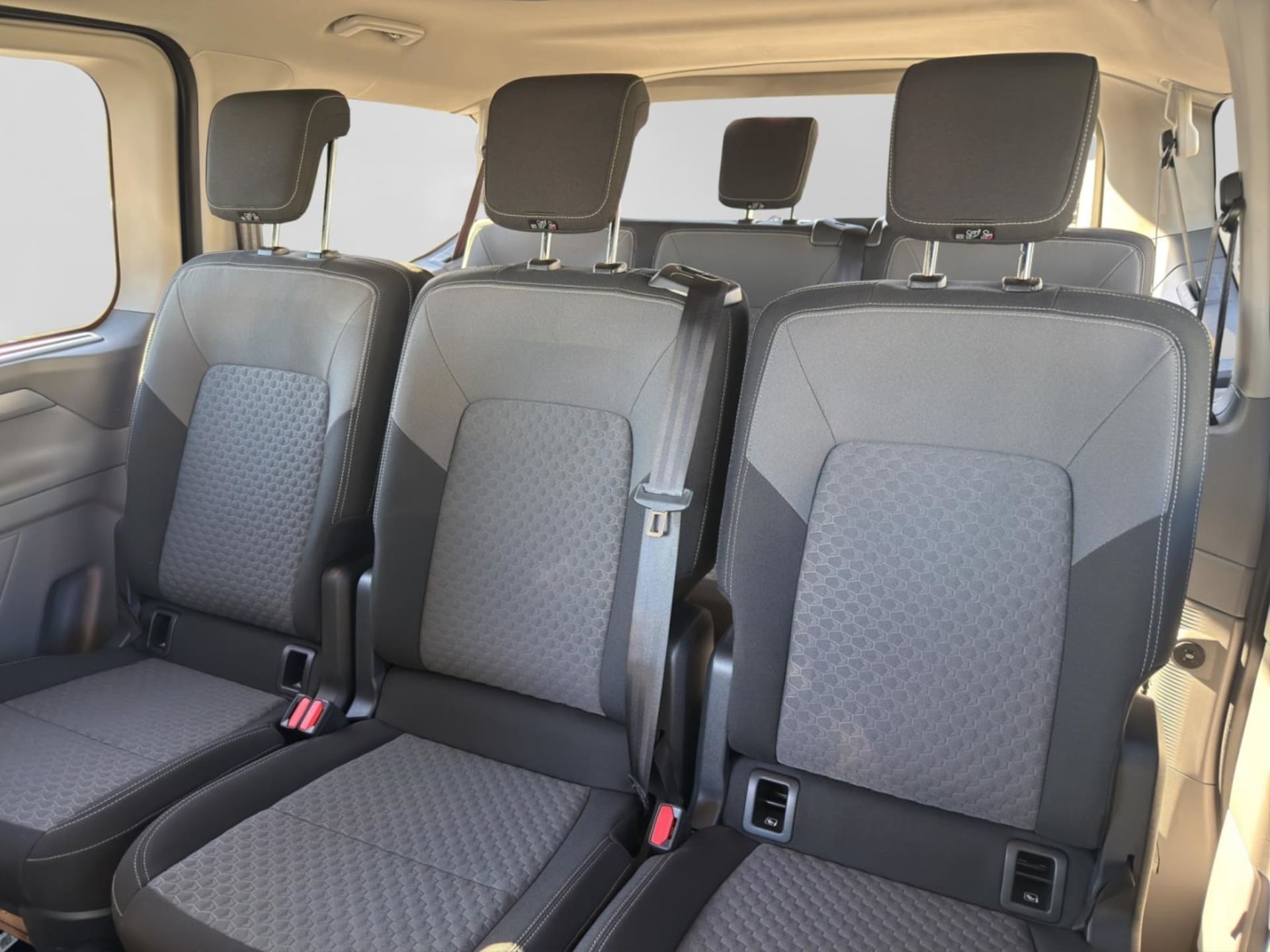 Volkswagen Caravelle Style