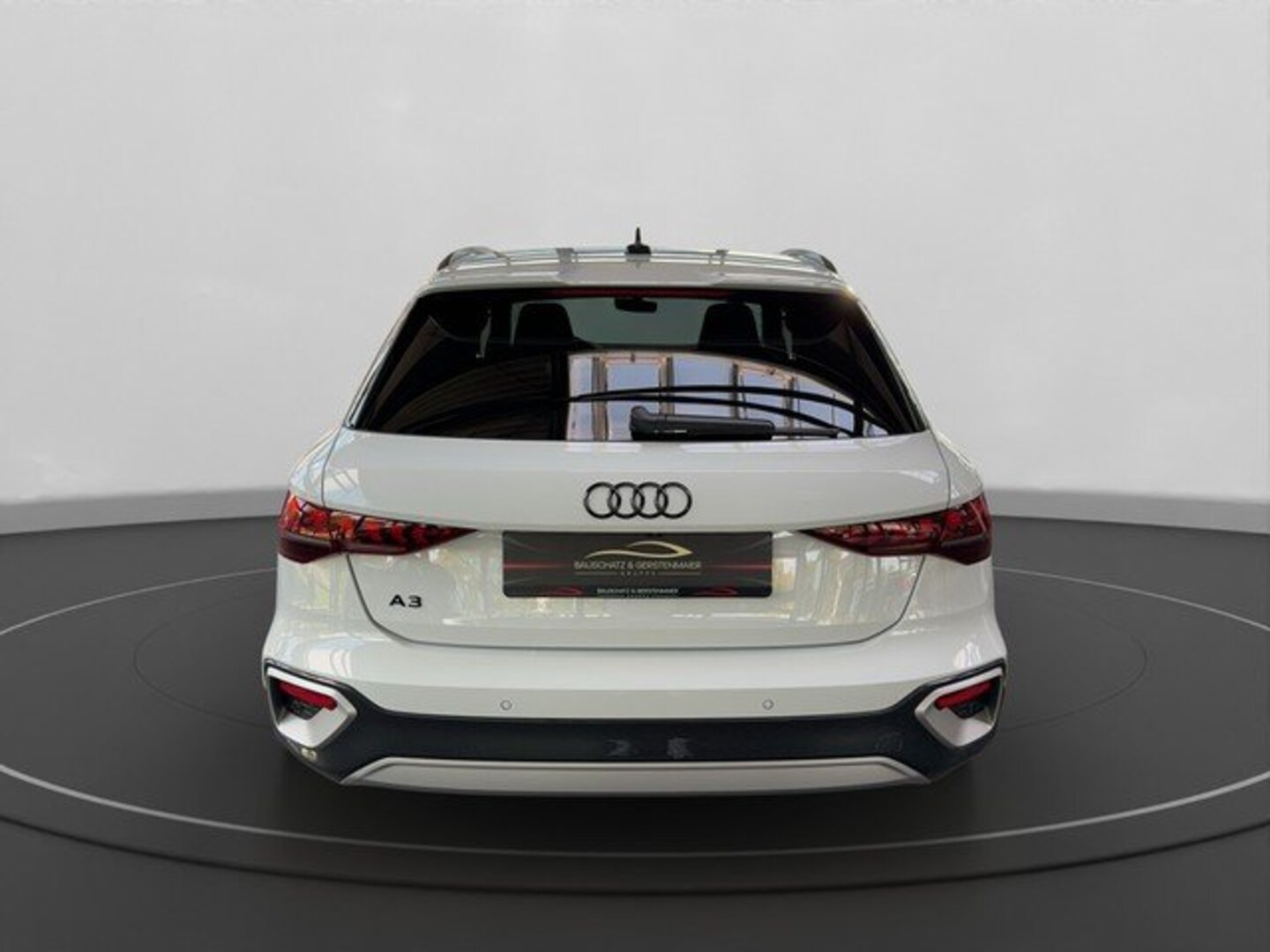 Bild über Audi A3 allstreet 35 TDI S tronic - für weitere Informationen kontaktieren Sie den Audi Partner