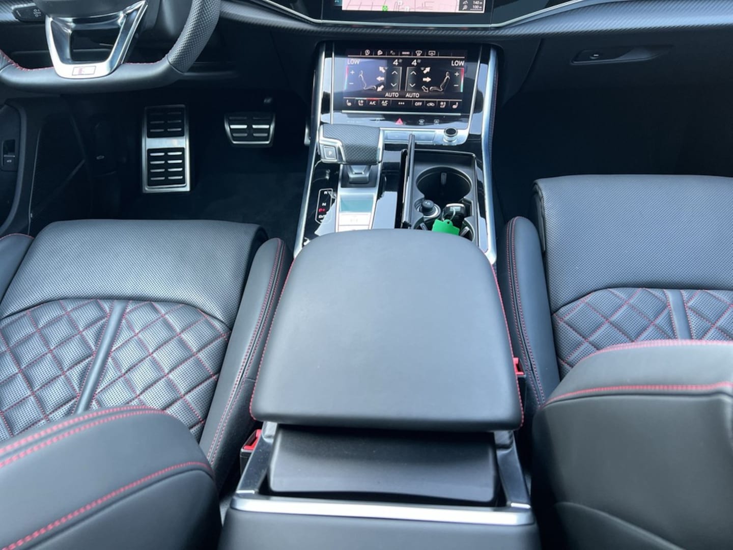 Bild über Audi SQ8 SUV TFSI quattro tiptronic - für weitere Informationen kontaktieren Sie den Audi Partner
