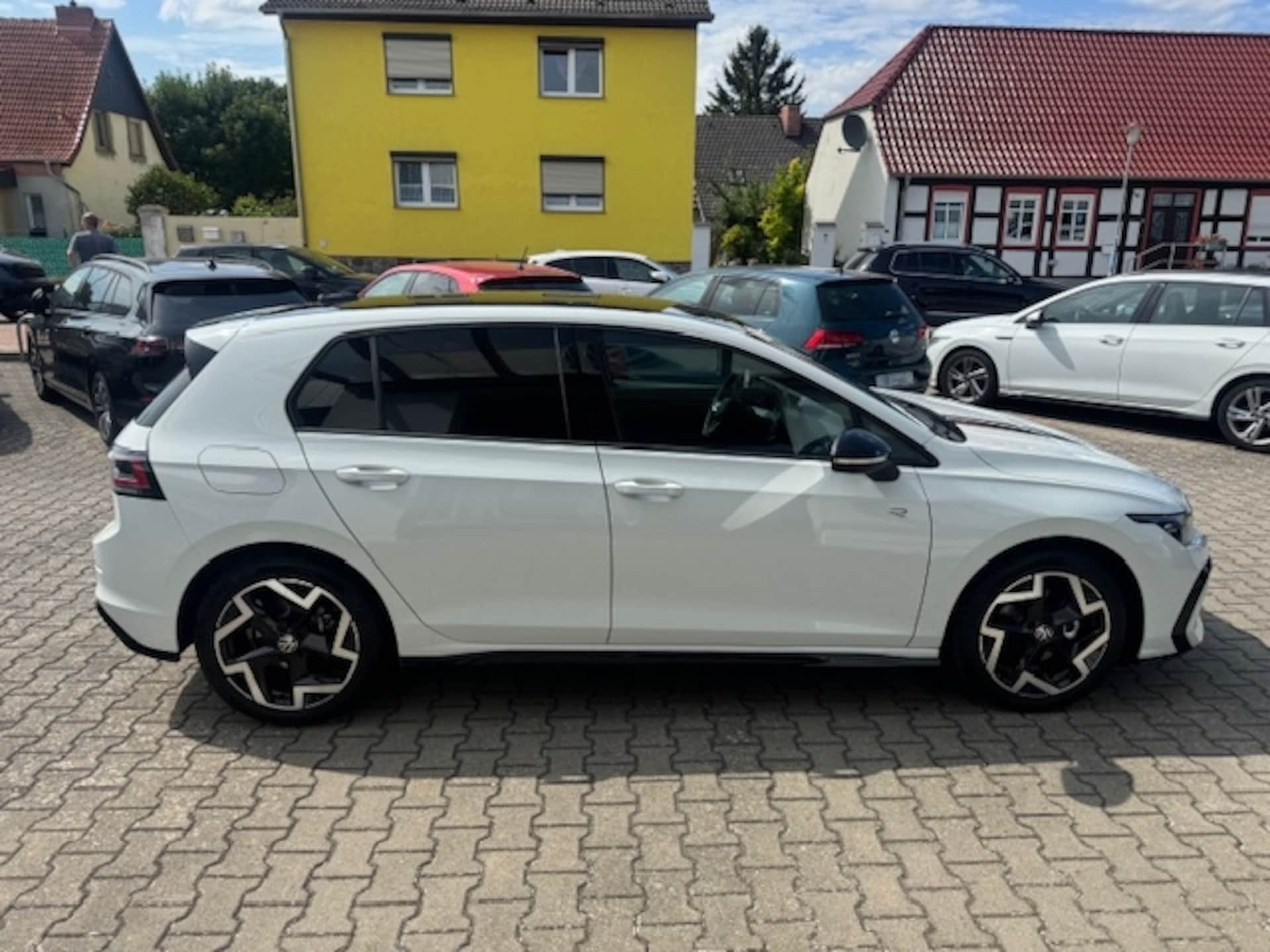 Volkswagen Golf R-Line