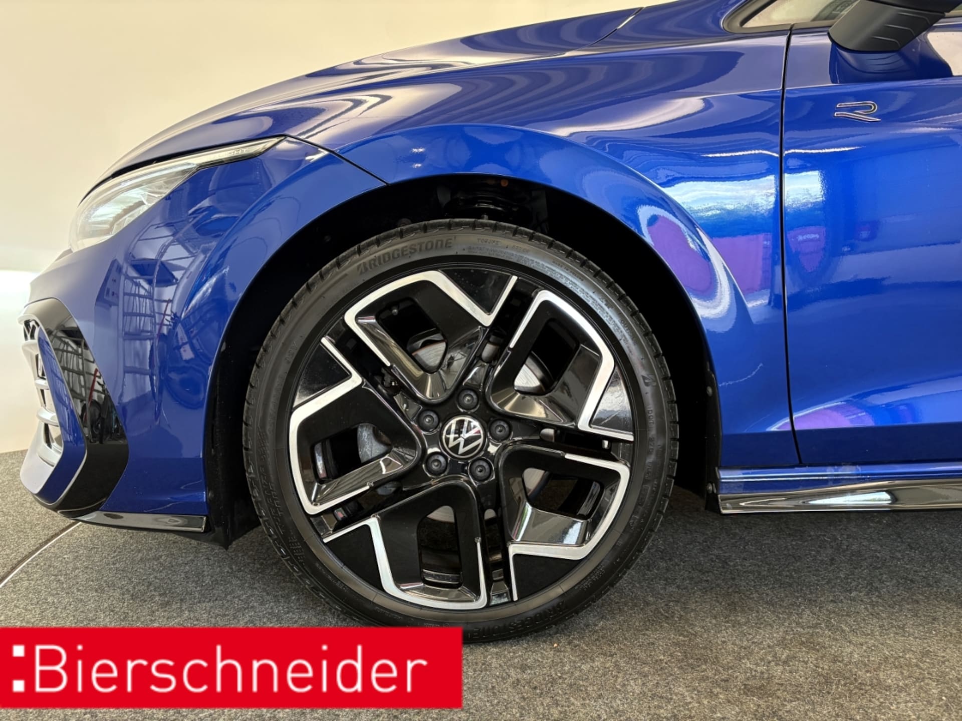 Volkswagen Golf R-Line