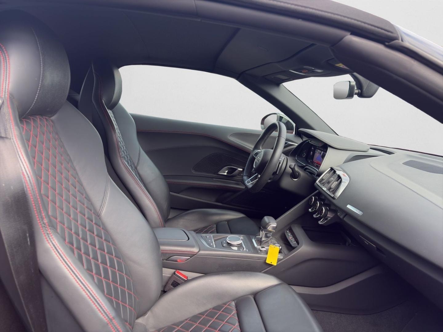 Bild über Audi R8 Spyder FSI S tronic - für weitere Informationen kontaktieren Sie den Audi Partner