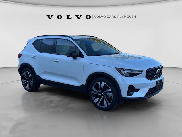 2024 Volvo XC40 Plus