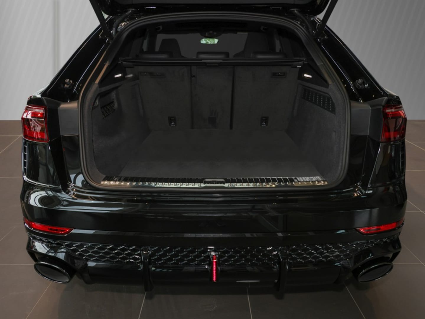 Bild über Audi RS Q8 SUV TFSI quattro 441 kW tiptronic - für weitere Informationen kontaktieren Sie den Audi Partner