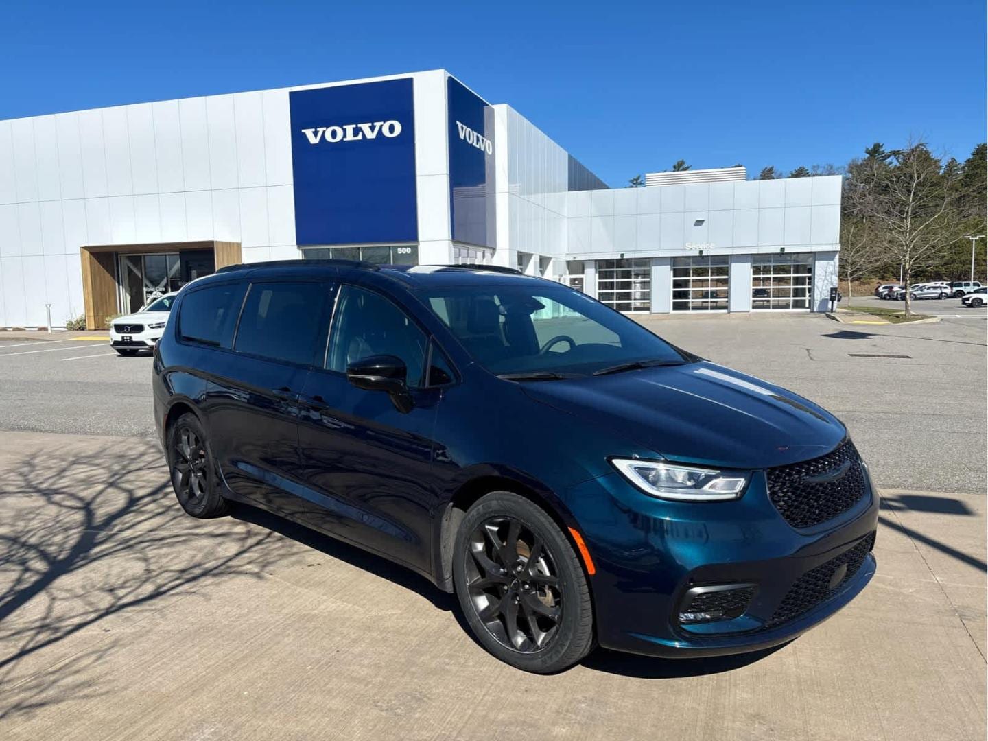 Vehicle Image 2