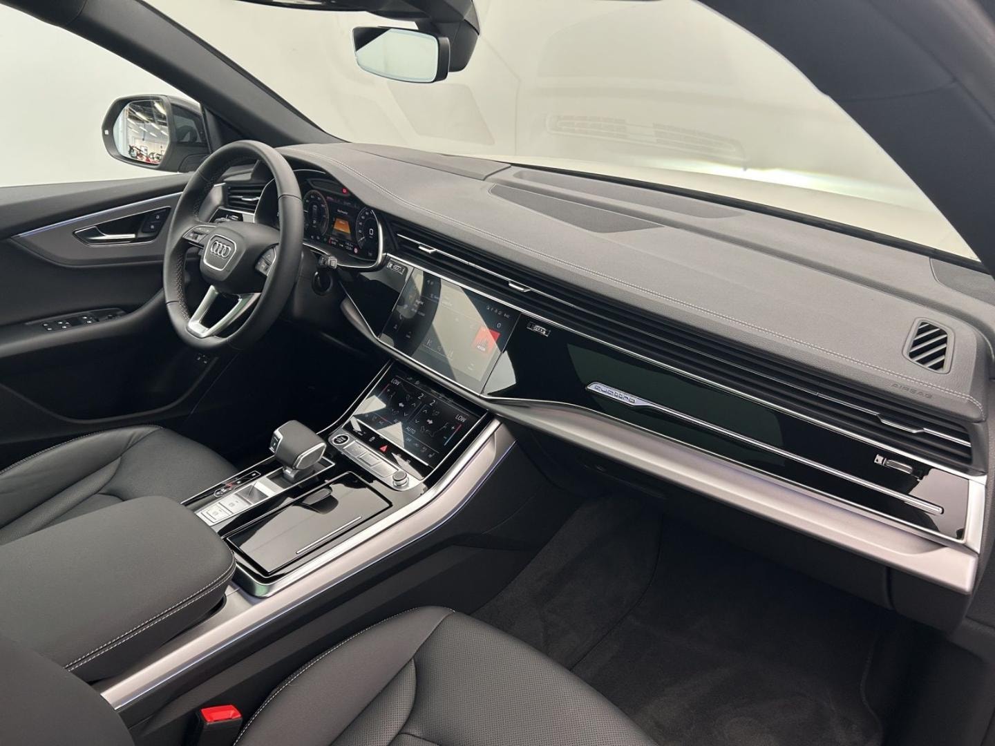 Bild über Audi Q8 SUV TFSI e 55 TFSI e quattro tiptronic - für weitere Informationen kontaktieren Sie den Audi Partner