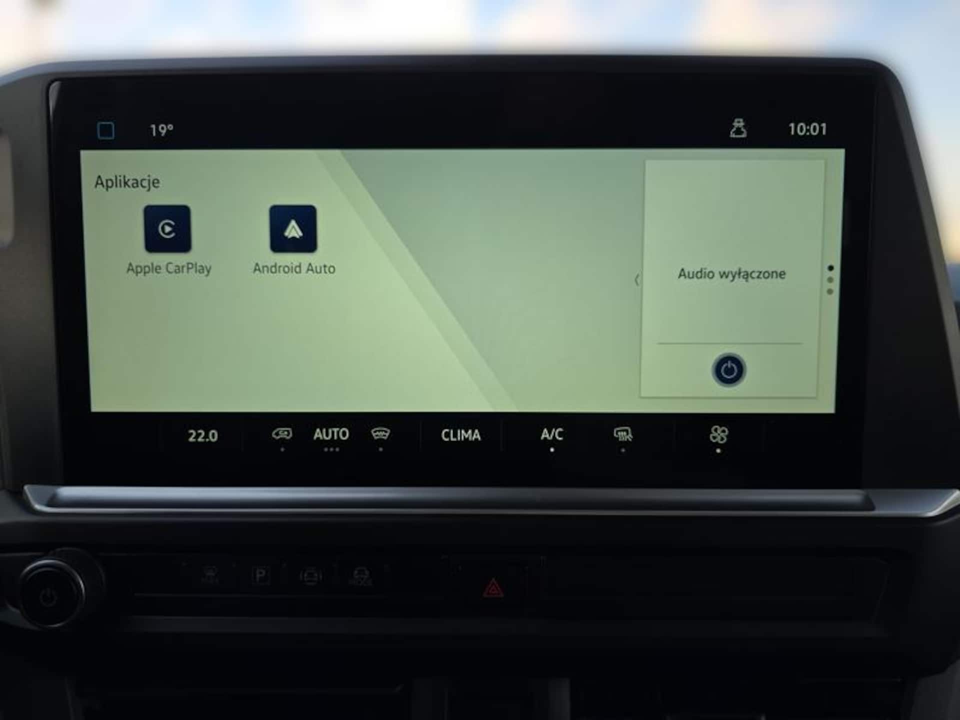 Volkswagen Transporter Furgon długi rozstaw osi