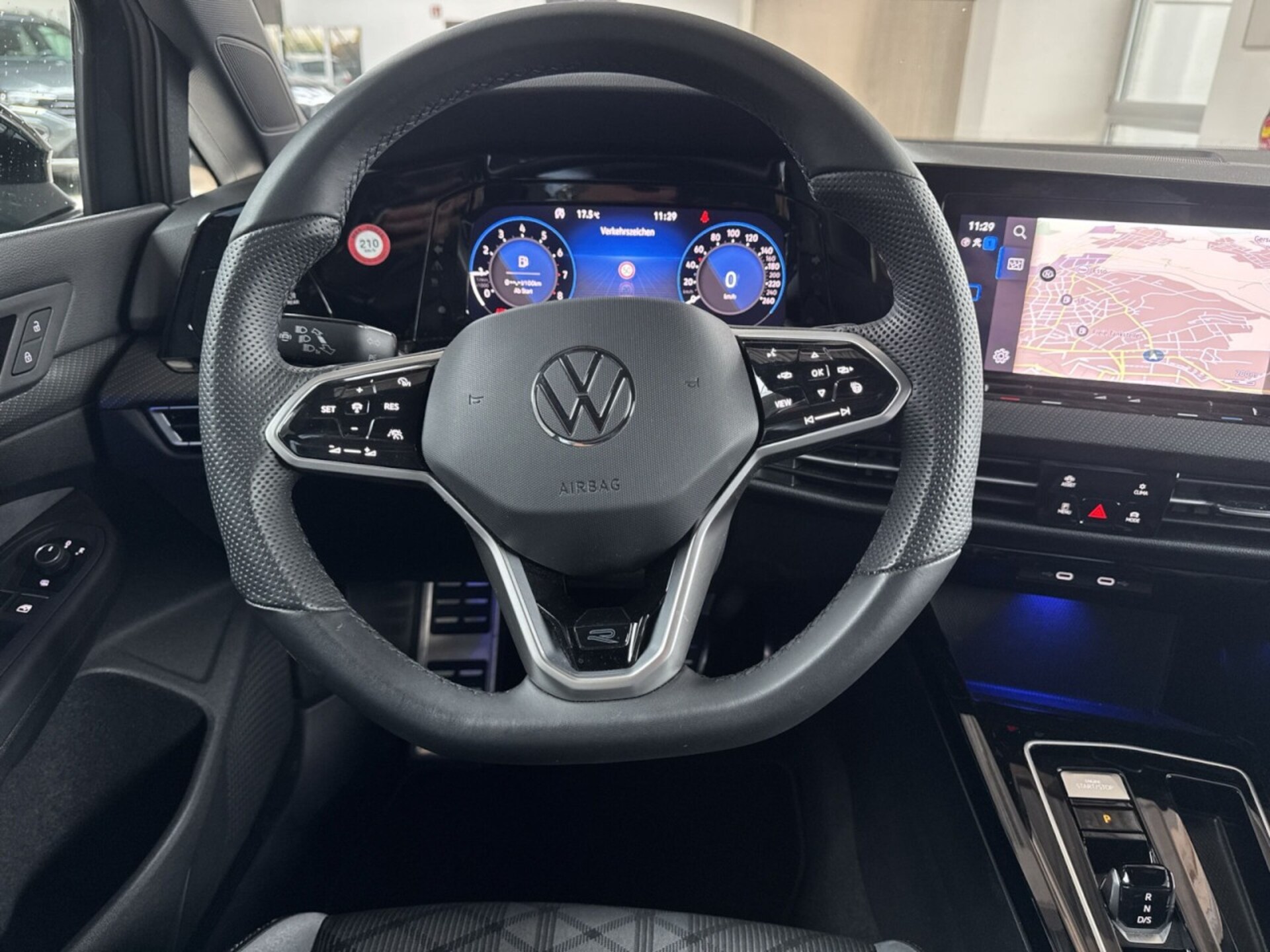 Volkswagen Golf Variant R-Line