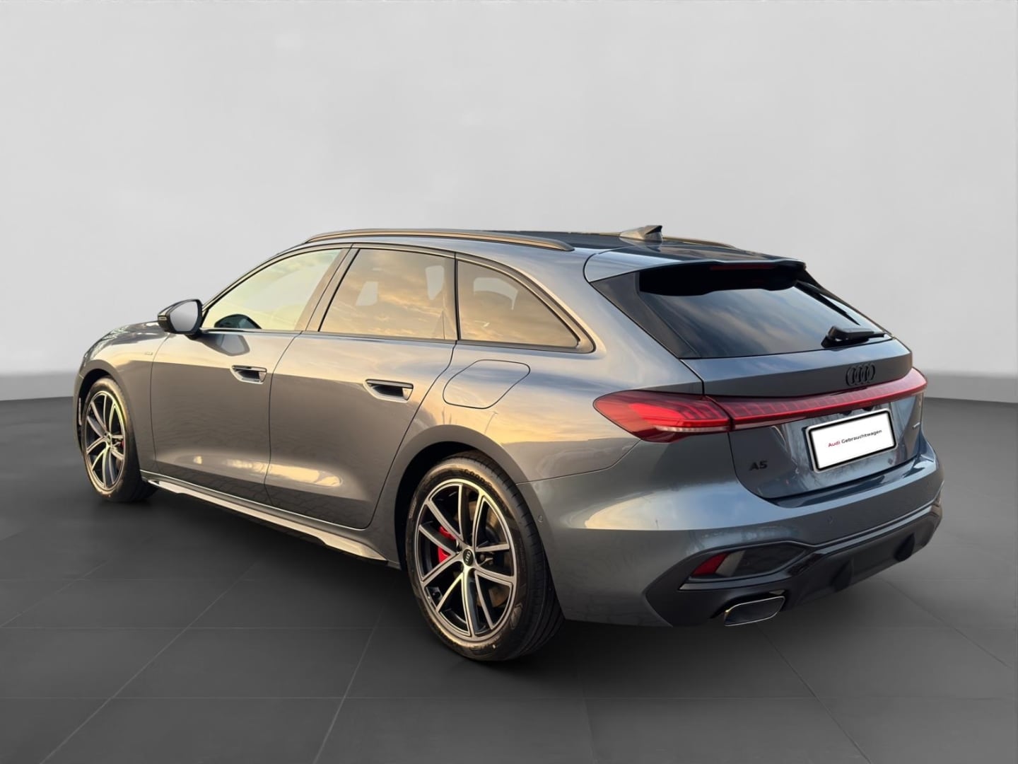 Bild über Audi A5 Avant e-hybrid e-hybrid quattro 270 kW S tronic - für weitere Informationen kontaktieren Sie den Audi Partner
