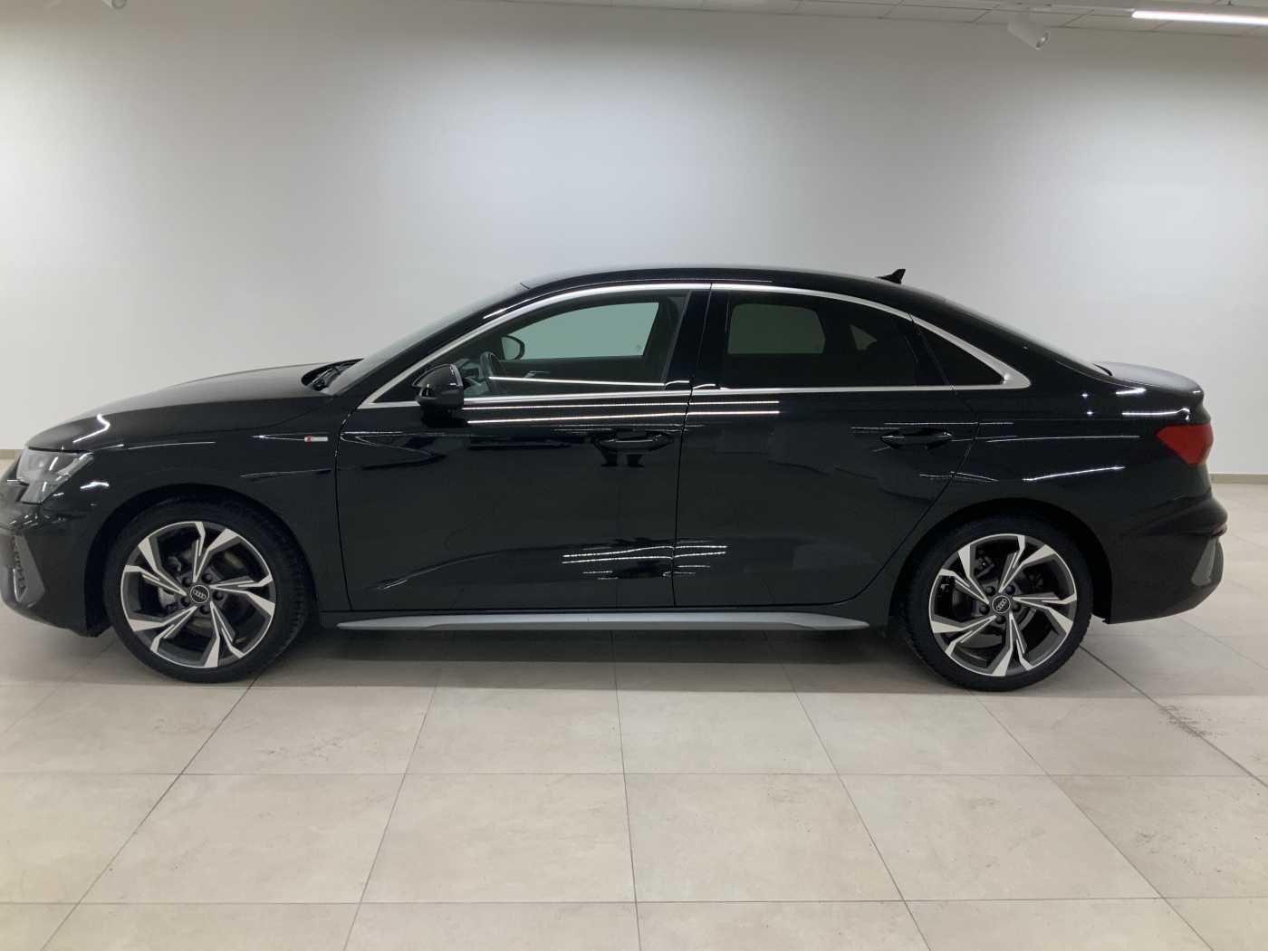 Image about Audi A3 Sedan S line edition 30 TFSI 81 kW (110 CV) 6-marce